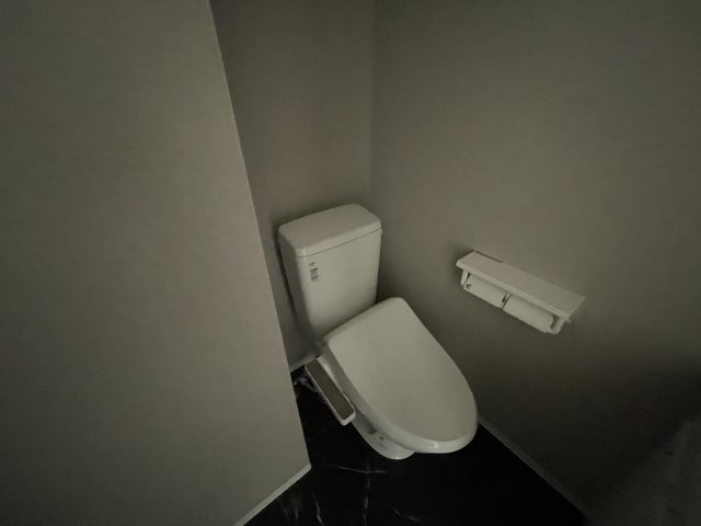 トイレ　※同間取り別階の参考写真です。