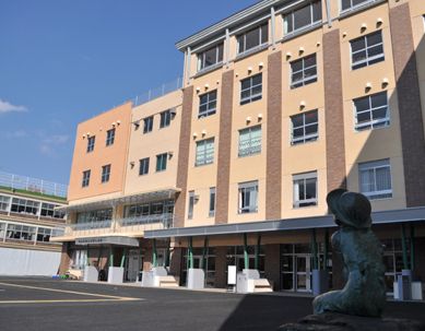 小学校　川口市立本町小学校（小学校）まで301m