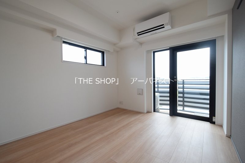 居室・リビング　角部屋・２面採光の室内