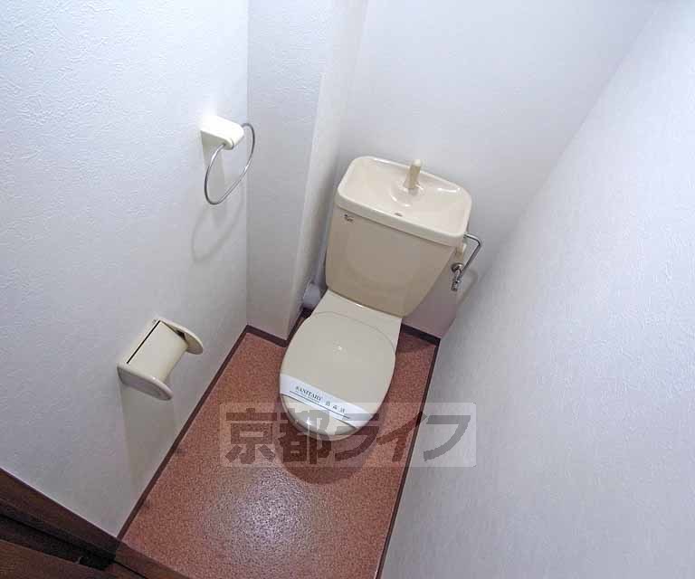 トイレ　シンプルで使いやすそうなトイレですね。