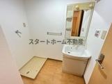 洗面設備　コンパクトで使いやすい洗面所