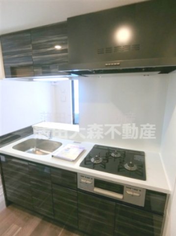 キッチン　3口ガスグリル付システムキッチン　カウンターキッチン