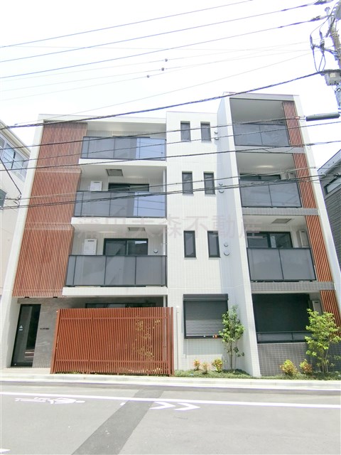 建物外観　2023年6月築　RC鉄筋コンクリート造地上4階建て総戸数1