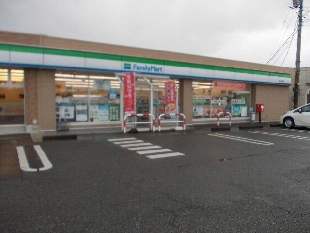 その他　ファミリーマート（その他）まで70m