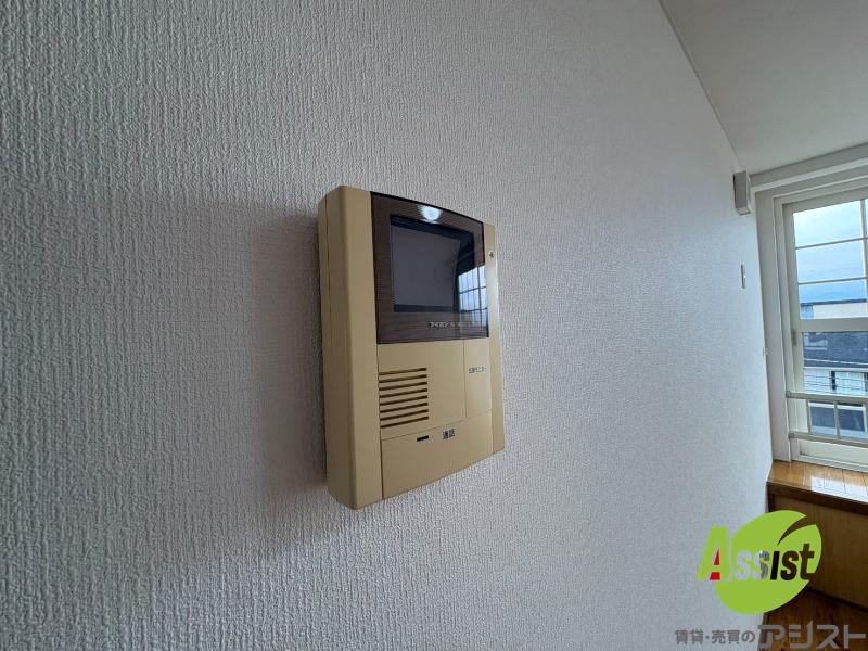 セキュリティ　ＴＶモニター付インターホンです。来客者の顔が見えるので安心！