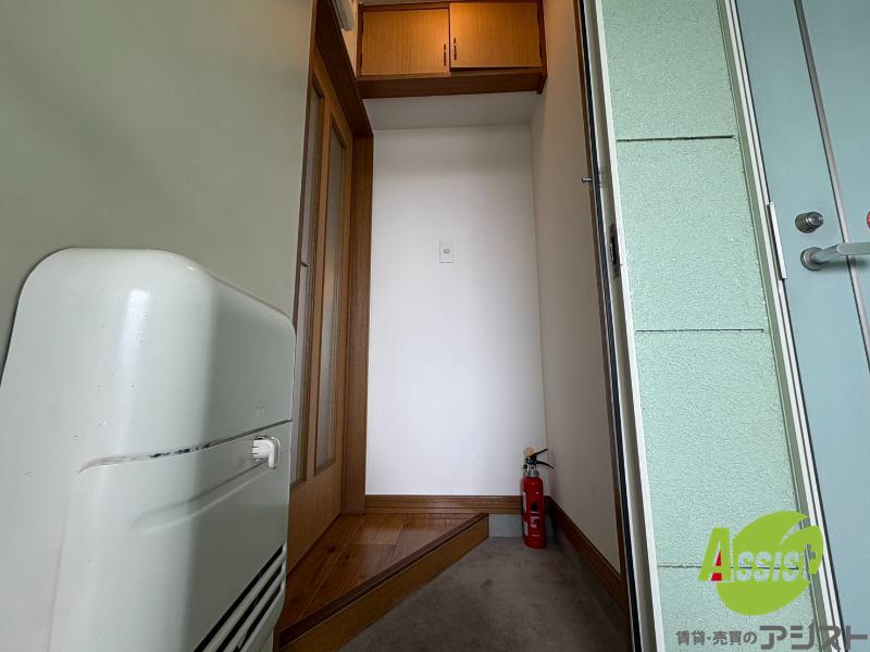 玄関　玄関の様子です。明るい印象ですね。気分もあがりそう。