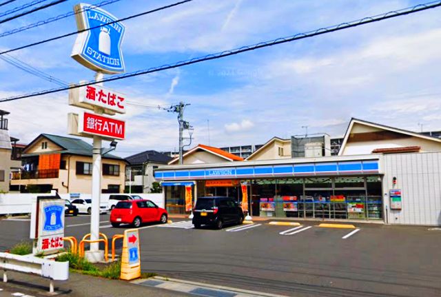 コンビニ　ローソン 八王子散田町四丁目店（コンビニ）まで357m