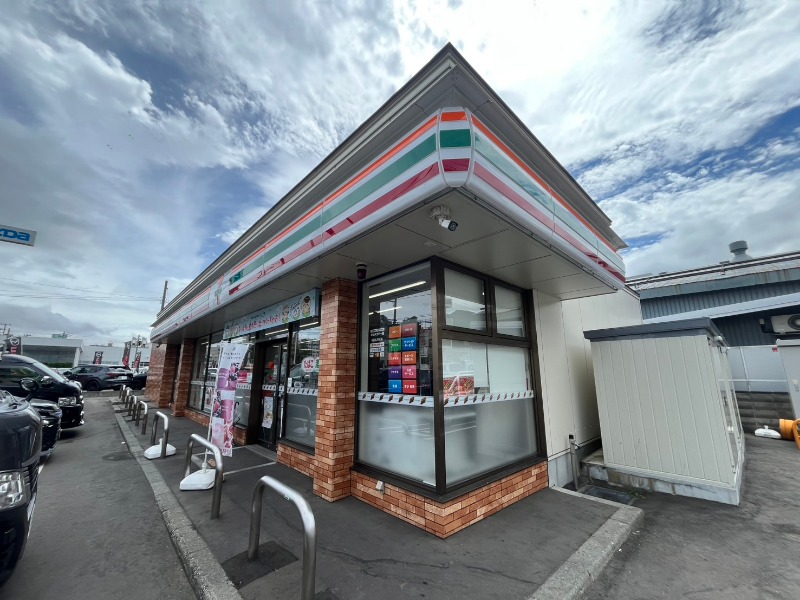 コンビニ　セブンイレブン札幌宮の沢2条店（コンビニ）まで765m