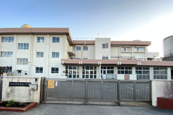 小学校　八王子市立宇津木台小学校（小学校）まで767m