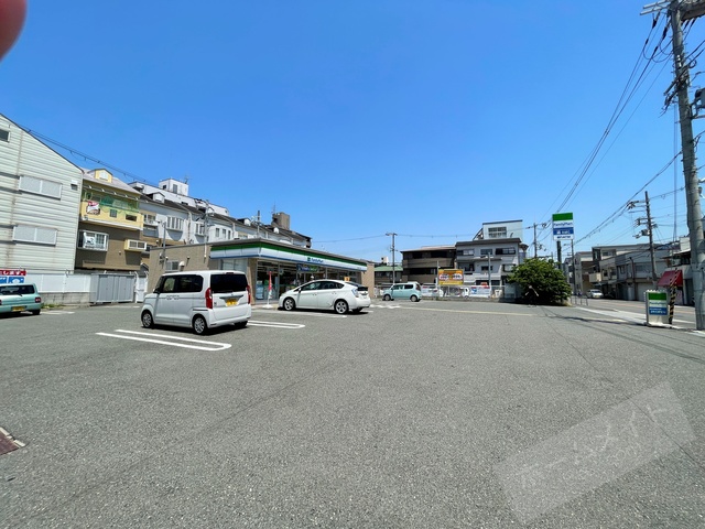 コンビニ　ファミリーマート住吉苅田二丁目店（コンビニ）まで391m