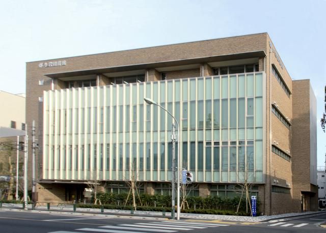 図書館　江戸川区立小岩図書館（図書館）まで710m