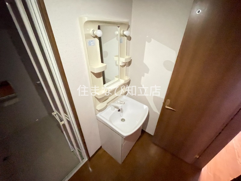 洗面設備　同型別部屋写真