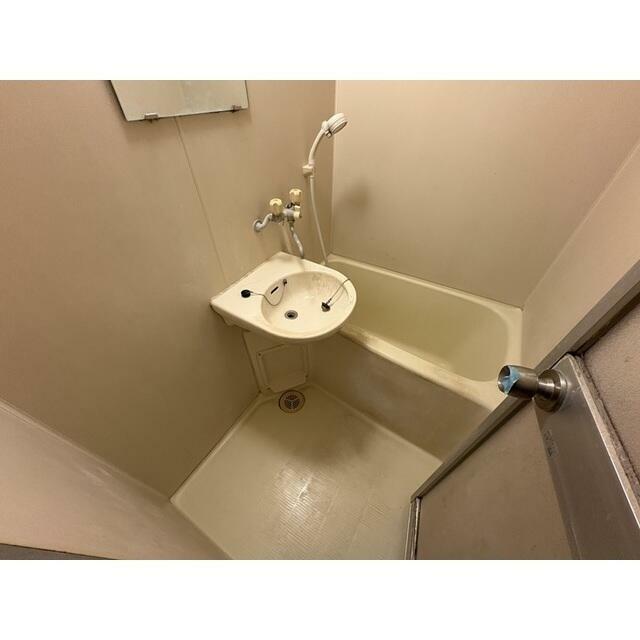 バス・シャワールーム　別部屋参考写真