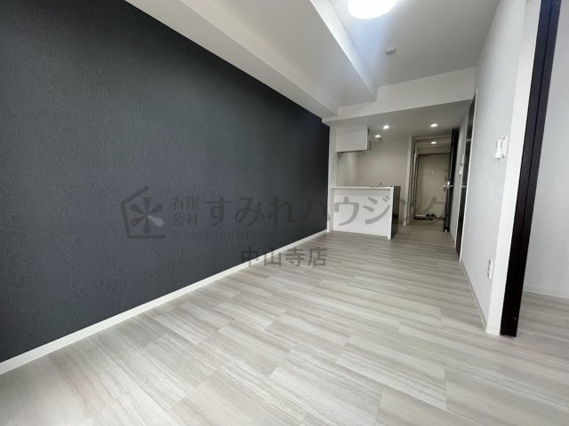ONLYONE伊丹千僧の居間写真
