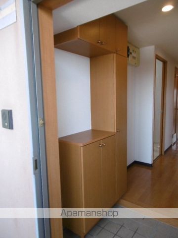 名鉄小牧線 味美駅 徒歩37分 5階建 築24年の玄関写真