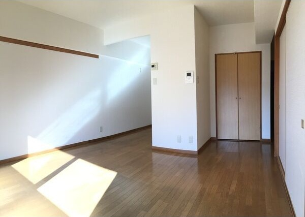 居室・リビング　※写真は同じマンションの違う部屋のものになります。