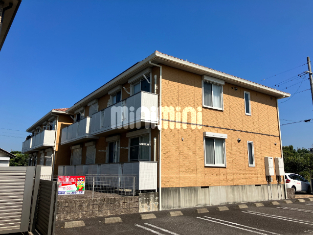 建物外観　広めのベランダ