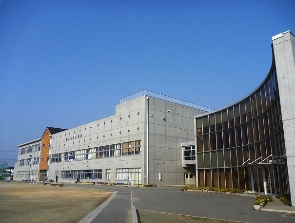 小学校　伊奈町立小針小学校（小学校）まで300m