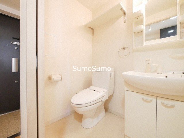 トイレ　清潔感のあるトイレです