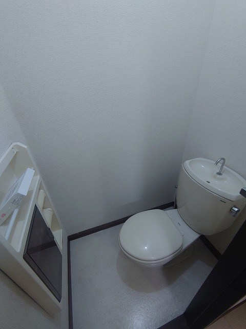 栄区笠間アパートのトイレ写真