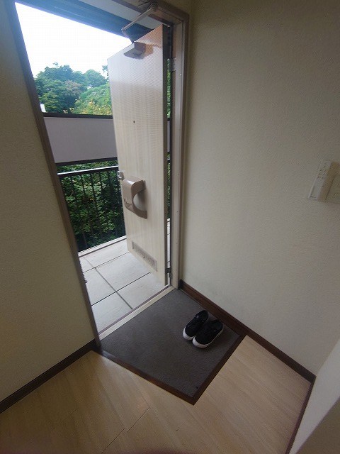 栄区笠間アパートの玄関写真