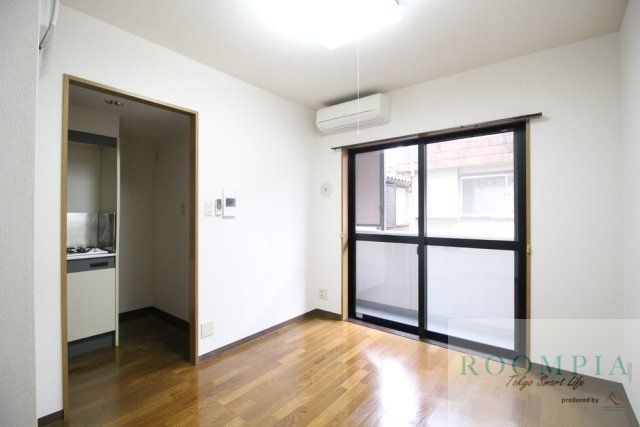 居室・リビング　※同タイプの別のお部屋です。