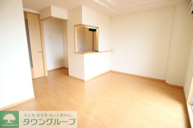 プライムガーデン 八潮の居間写真