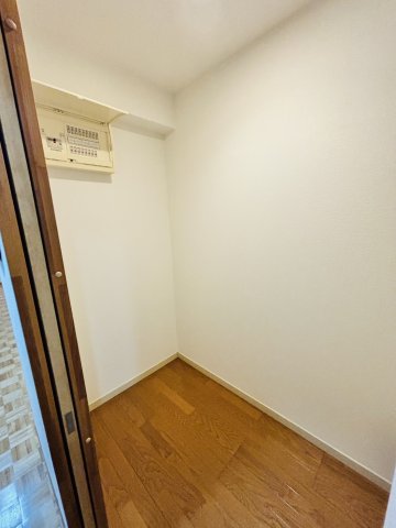 収納　オーナー入居時の写真です