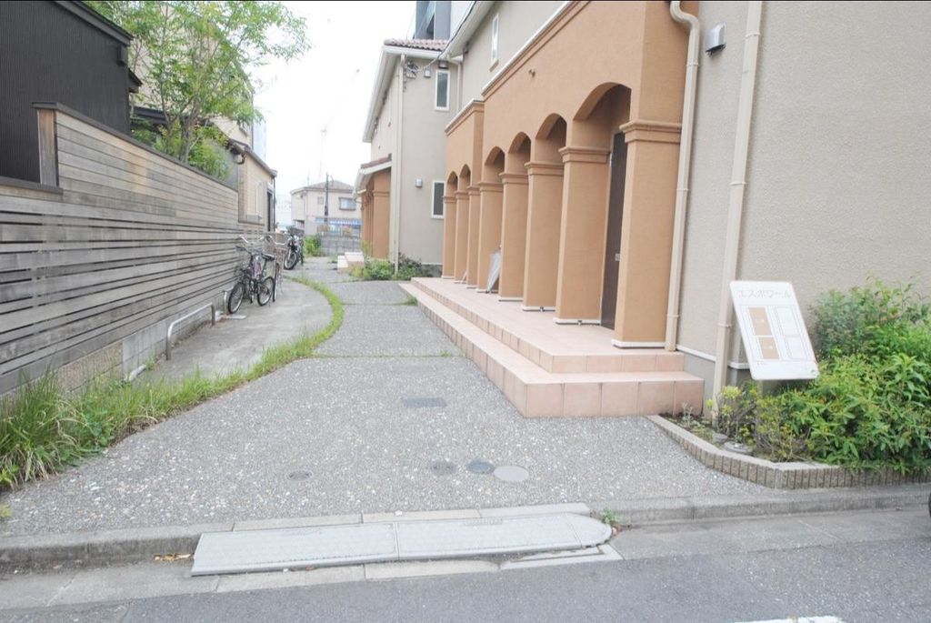 エントランス　庭