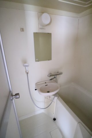 バス・シャワールーム　※別部屋のイメージ写真です。