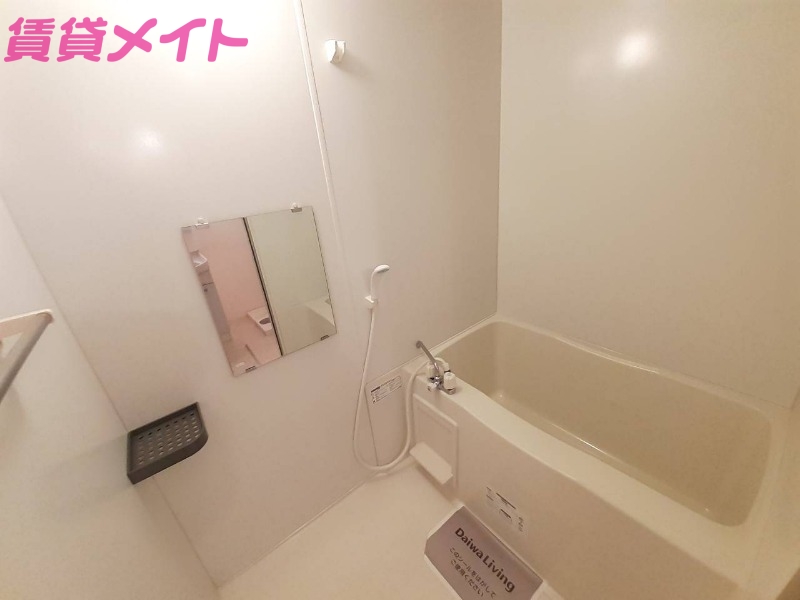 バス・シャワールーム　別部屋反転写真です