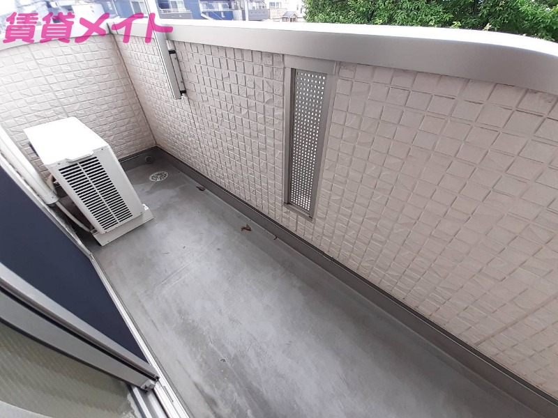 バルコニー　別部屋反転写真です