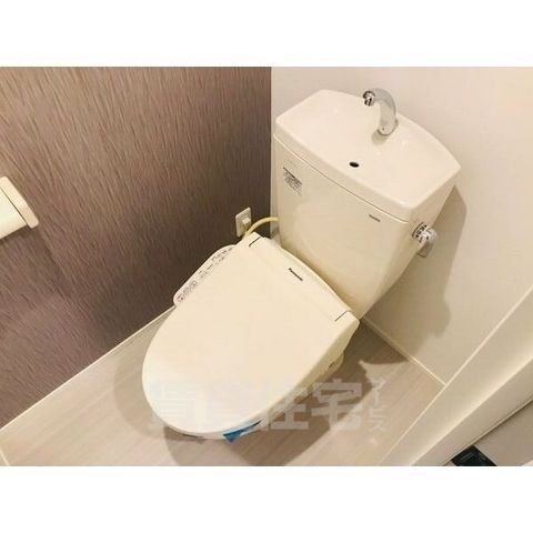地下鉄鶴舞線 鶴舞駅 徒歩12分 3階建 築10年のトイレ写真