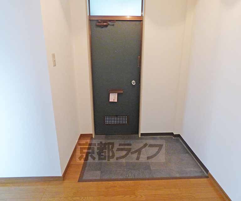 地下鉄烏丸線 北山駅 徒歩30分 2階建 築35年の玄関写真