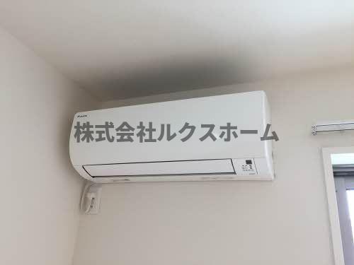 その他　コンパクトで使いやすいトイレです 落ち着いた雰囲気の外観です