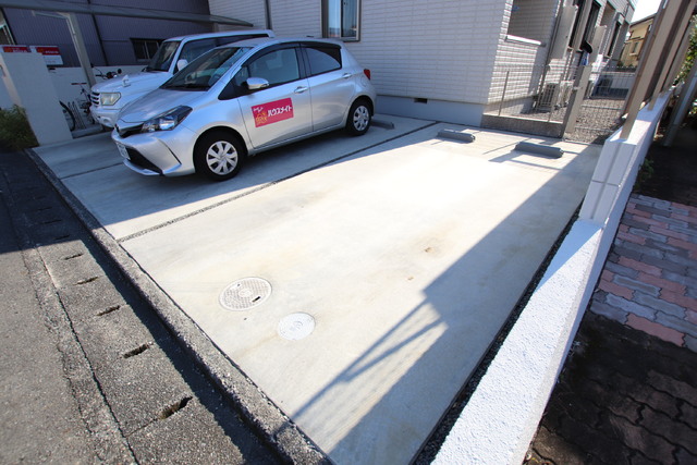 駐車場　敷地内駐車場