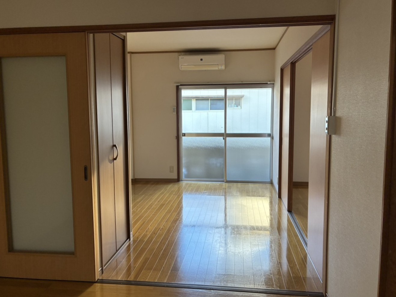 コーポラス矢峰の居間写真