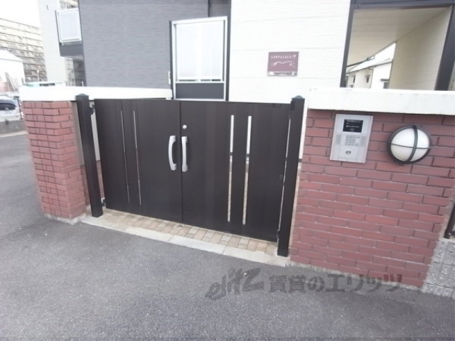 レオパレス今屋敷の外観写真