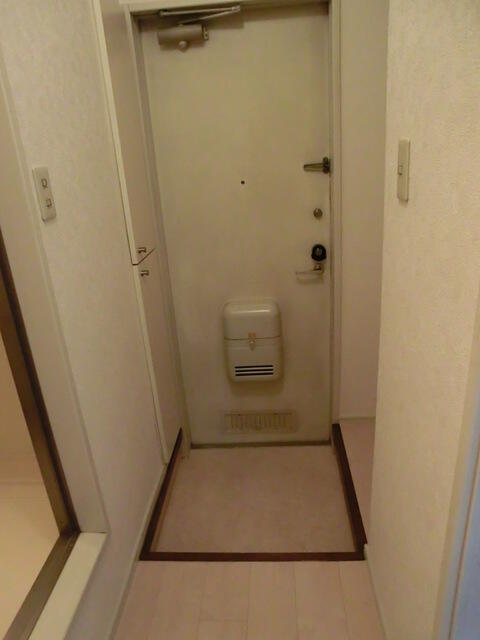 小田急線 梅ケ丘駅 徒歩5分 2階建 築33年の玄関写真