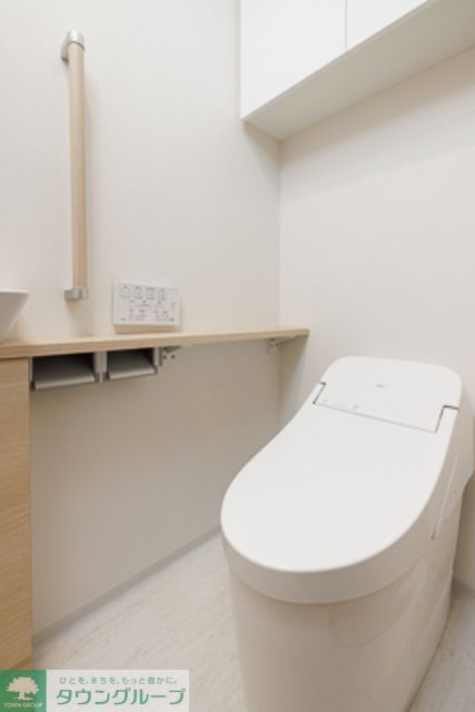 トイレ　※写真は同タイプ住戸です。