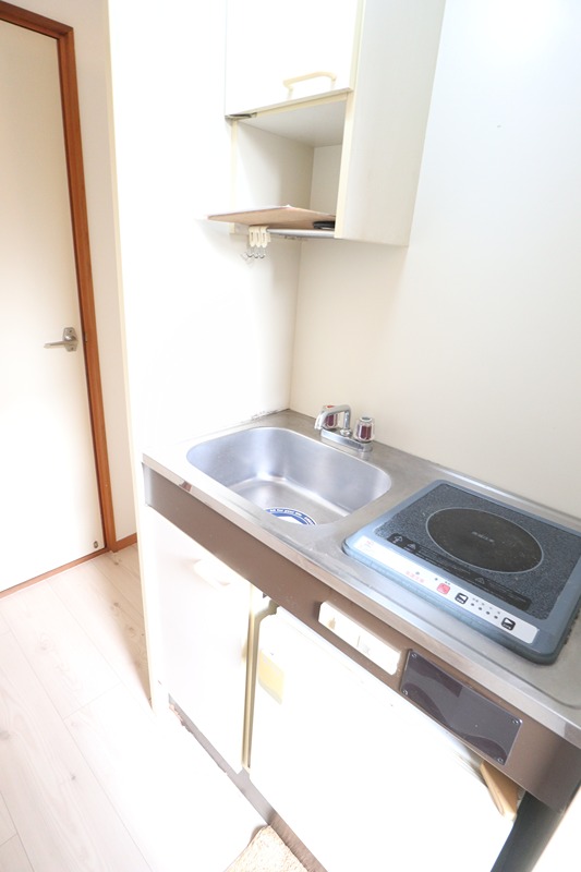 キッチン　103の写真を使用しています。