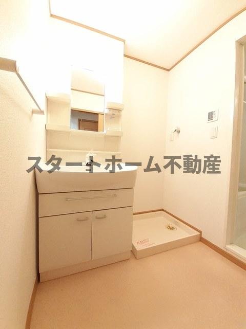 洗面設備　脱衣スペースもあります