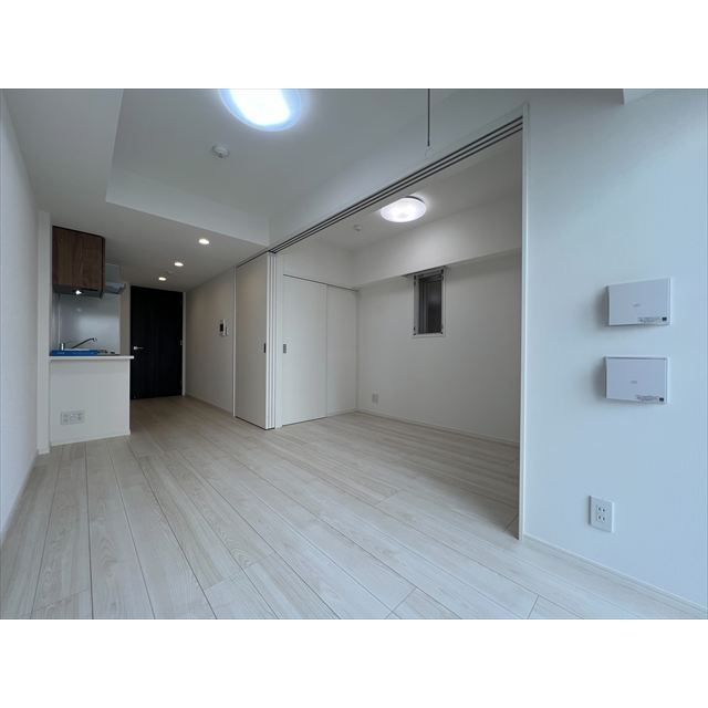 居室・リビング　※写真は０４０１号室