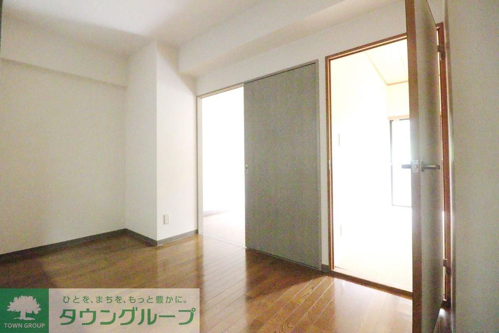 居室・リビング　同物件別部屋写真