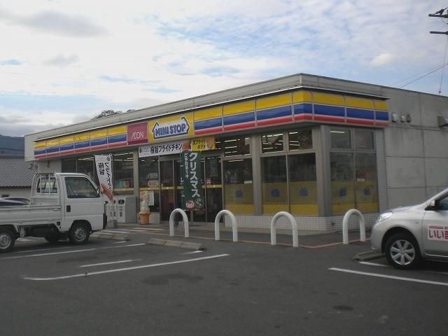 コンビニ　ミニストップ 鴨島知恵島店（コンビニ）まで530m