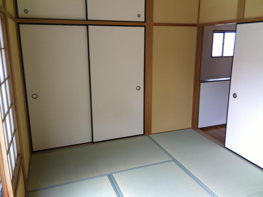 近鉄奈良線 生駒駅 徒歩12分 2階建 築33年の内装写真