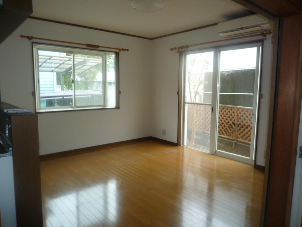 野辺一戸建 貸家の居間写真