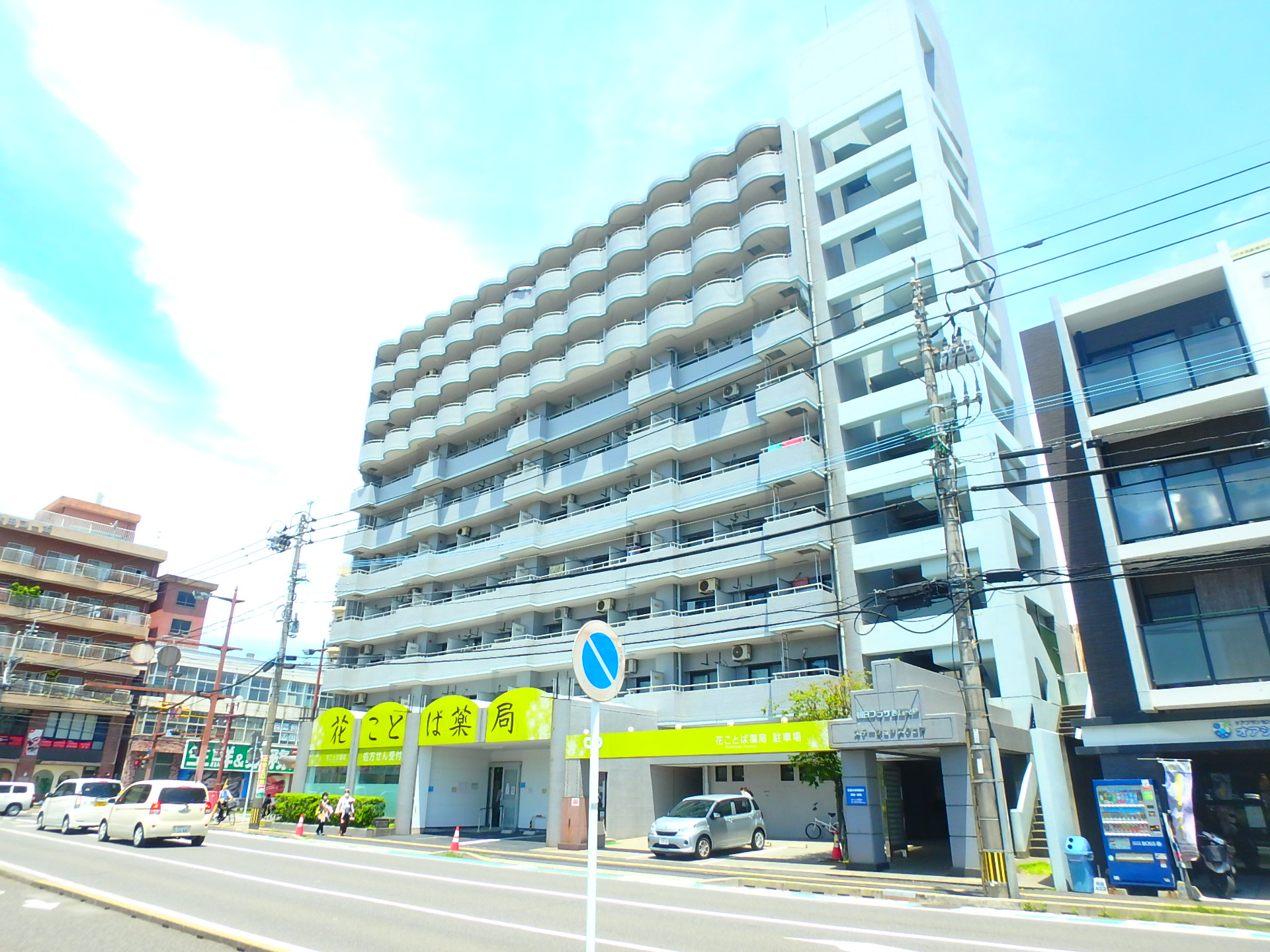 鹿児島市上荒田町のマンションの建物外観