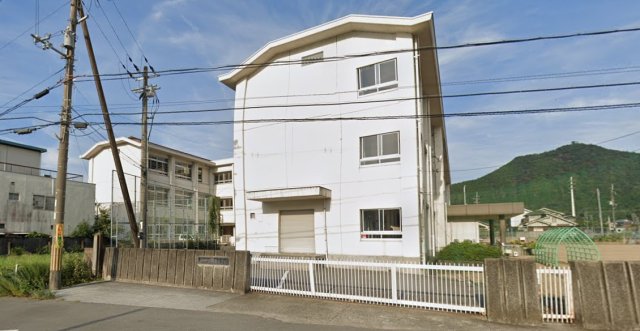 小学校　市川町立鶴居小学校（小学校）まで1200m