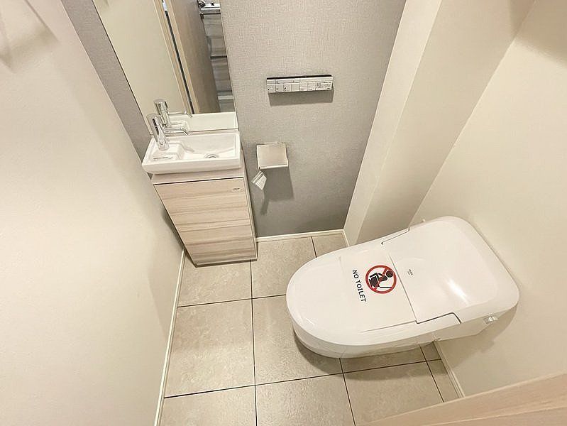 トイレ　別号室参考写真